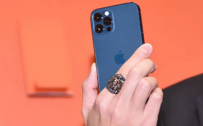 铺前镇苹果手机维修分享iPhone12系列重启方法教程 